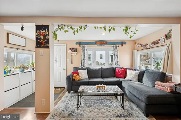 $2,950 | 407 Emerald Street, Media, PA 19063