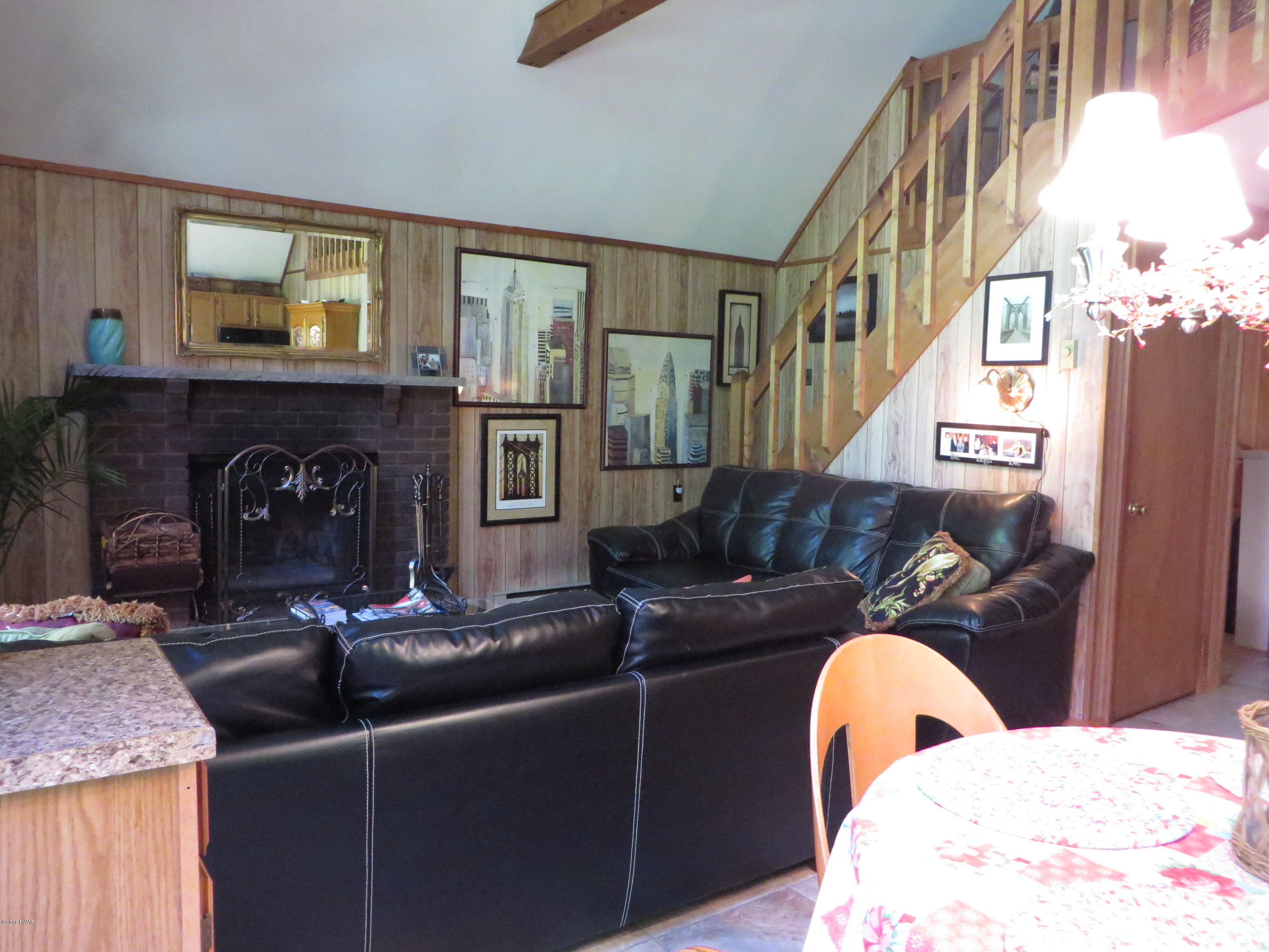 2112 Eagle Path Bushkill, PA 18324 - Photo 3 of 46