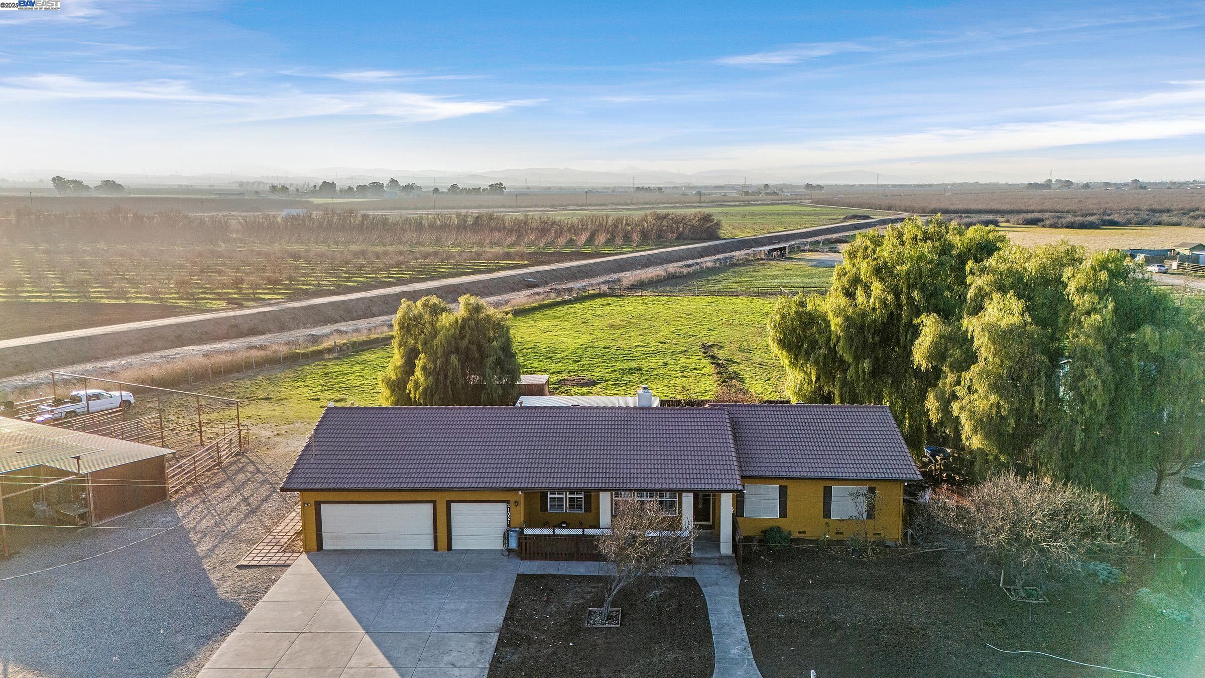 21021 South Reeve Road Tracy, CA 95304 - Photo 4 of 60 Gallery Image 4