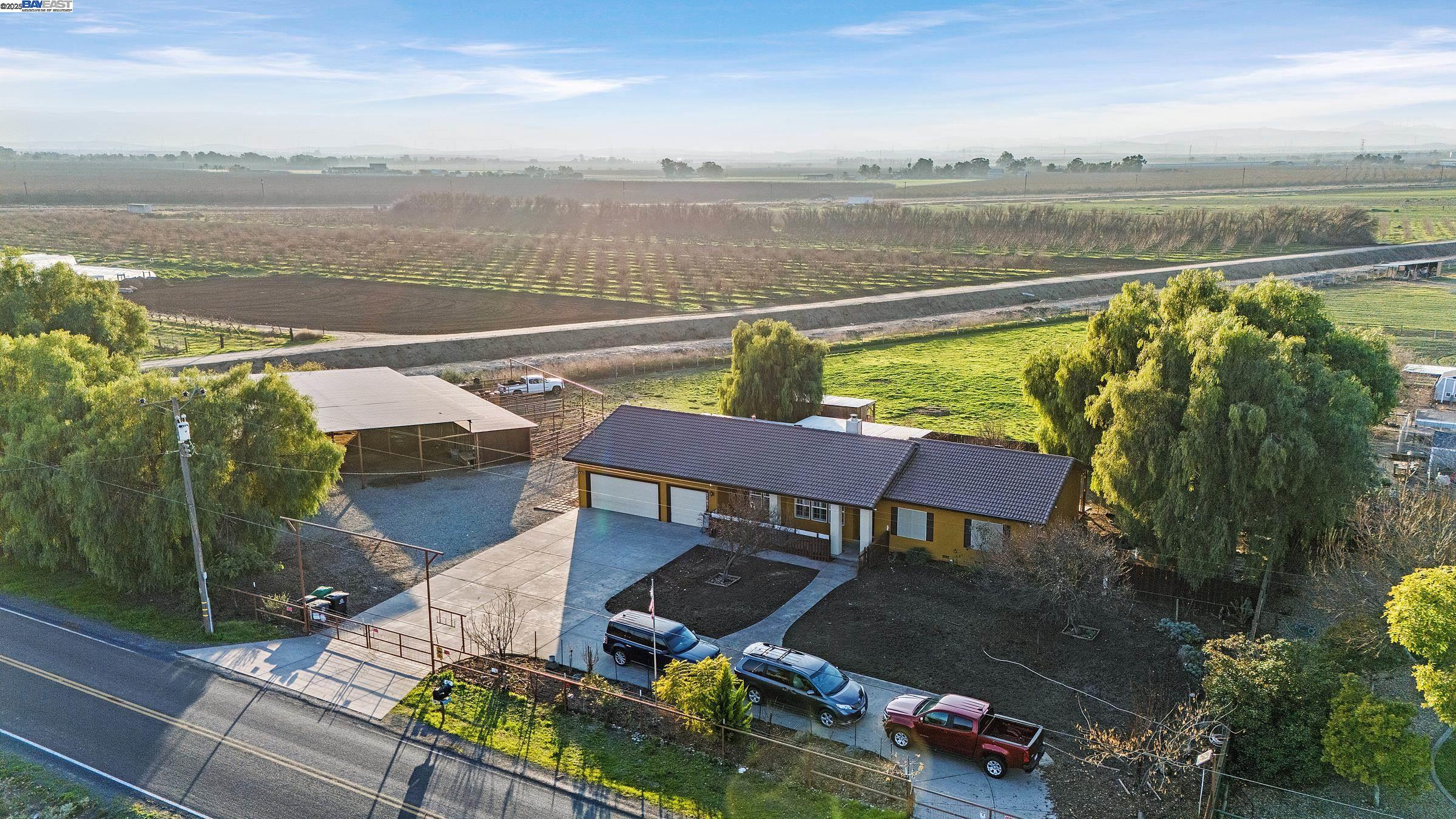 21021 South Reeve Road Tracy, CA 95304 - Photo 5 of 60 Gallery Image 5