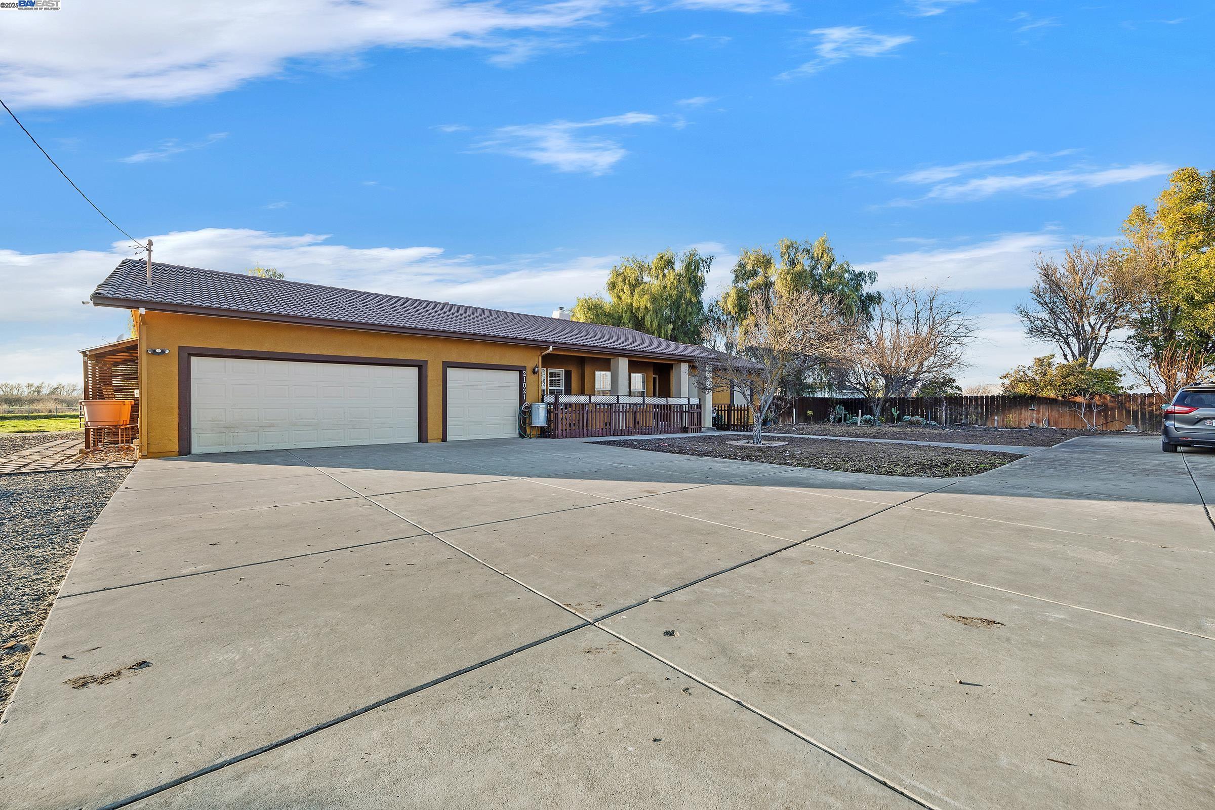 21021 South Reeve Road Tracy, CA 95304 - Photo 7 of 60 Gallery Image 7