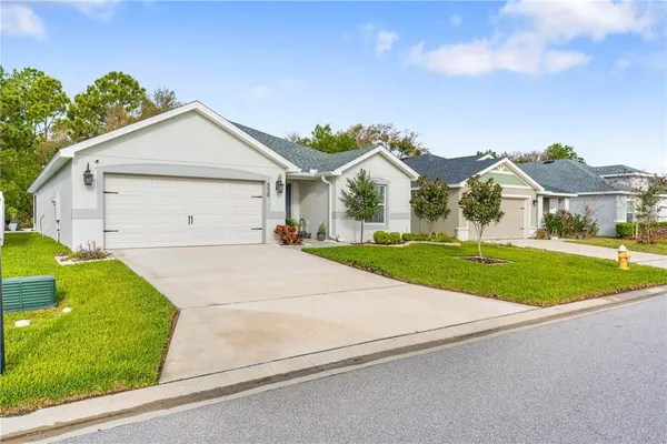 a view of outdoor space yard and garage