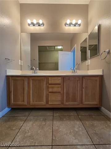 $1,950 | 8735 Villa Ariel Lane, Las Vegas, NV 89147