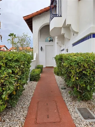 $1,950 | 8735 Villa Ariel Lane, Las Vegas, NV 89147