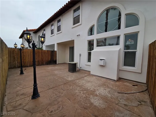 $1,950 | 8735 Villa Ariel Lane, Las Vegas, NV 89147