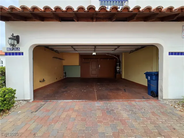 $1,950 | 8735 Villa Ariel Lane, Las Vegas, NV 89147