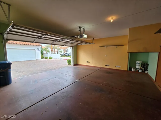 $1,950 | 8735 Villa Ariel Lane, Las Vegas, NV 89147