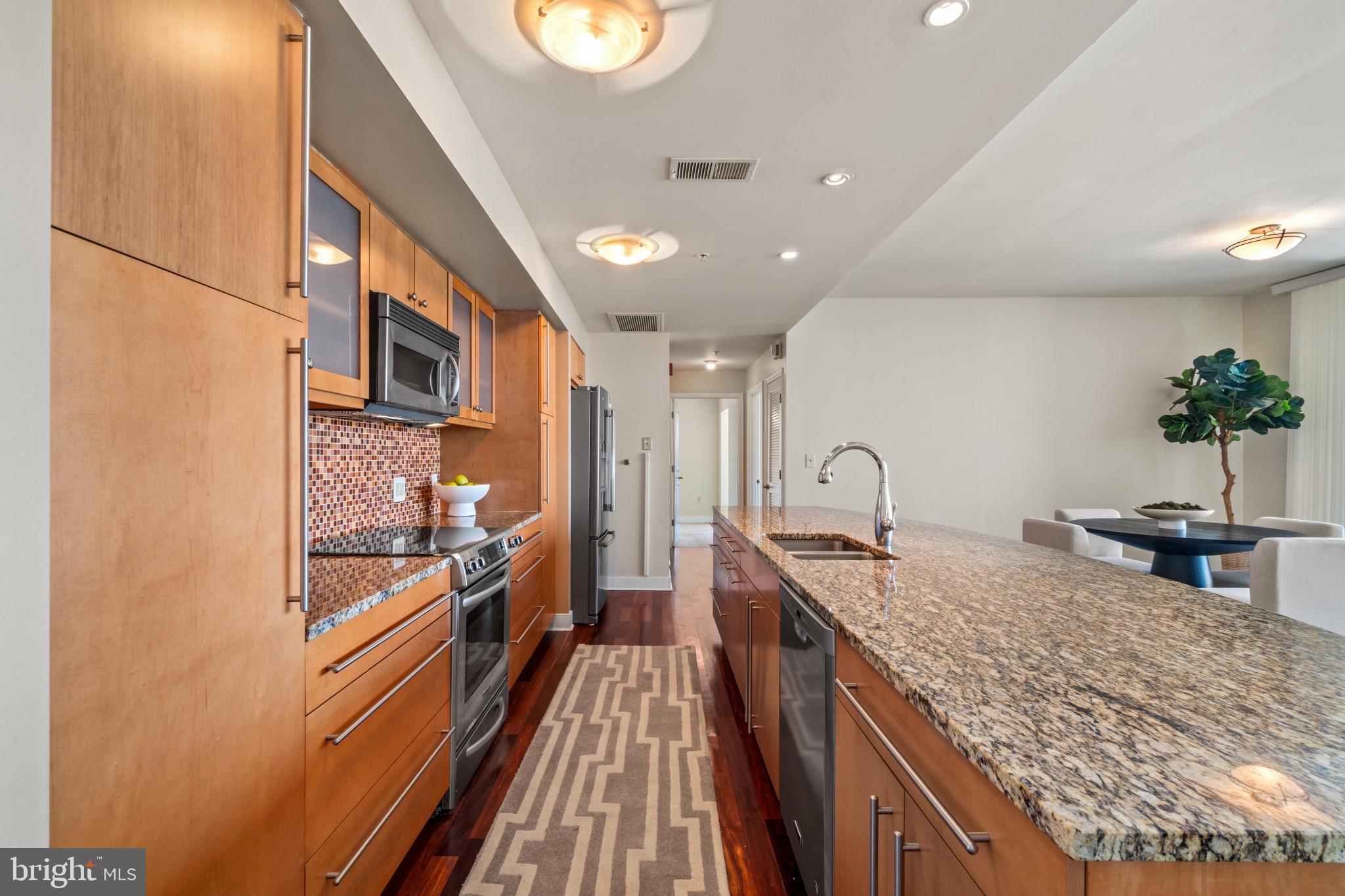 675 President Street, Unit 2409 Baltimore, MD 21202 - Photo 3 of 50