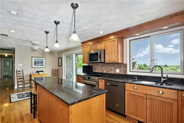 $1,200,000 | 1 Butts Rock Road, Little Compton, RI 02837