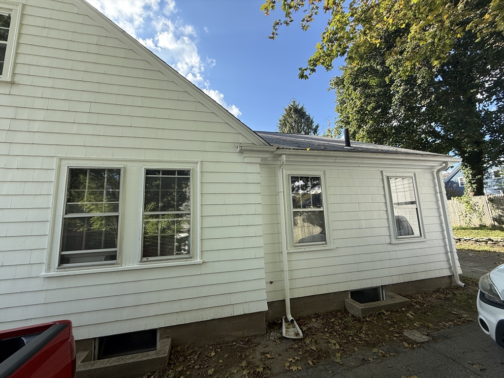 60 Upland Road Attleboro, MA 02703 - Photo 3 of 22 Gallery Image 3