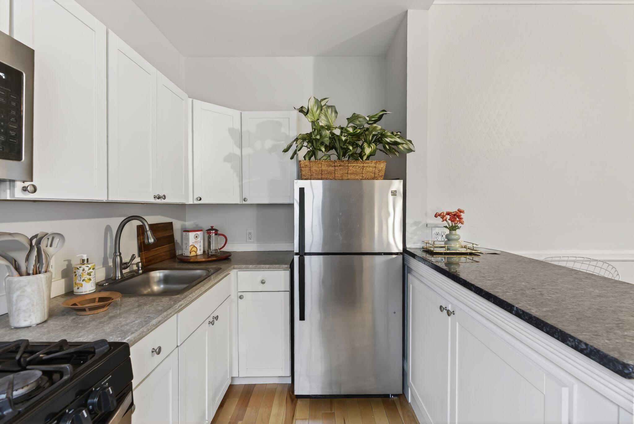 138 Pine Street, Unit 1 Portland, ME 04102 - Photo 7 of 29 33_DSC05599