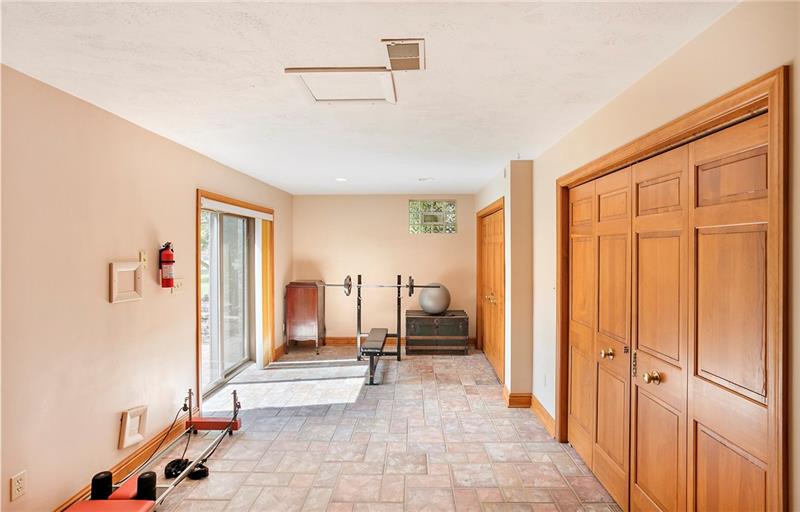 3835 New Texas Road Pittsburgh, PA 15239 - Photo 20 of 25 Gallery Image 20