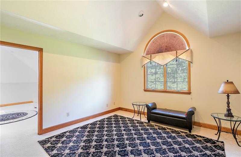 3835 New Texas Road Pittsburgh, PA 15239 - Photo 23 of 25 Gallery Image 23