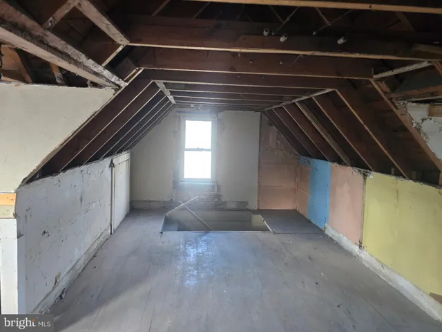 a view of utility room