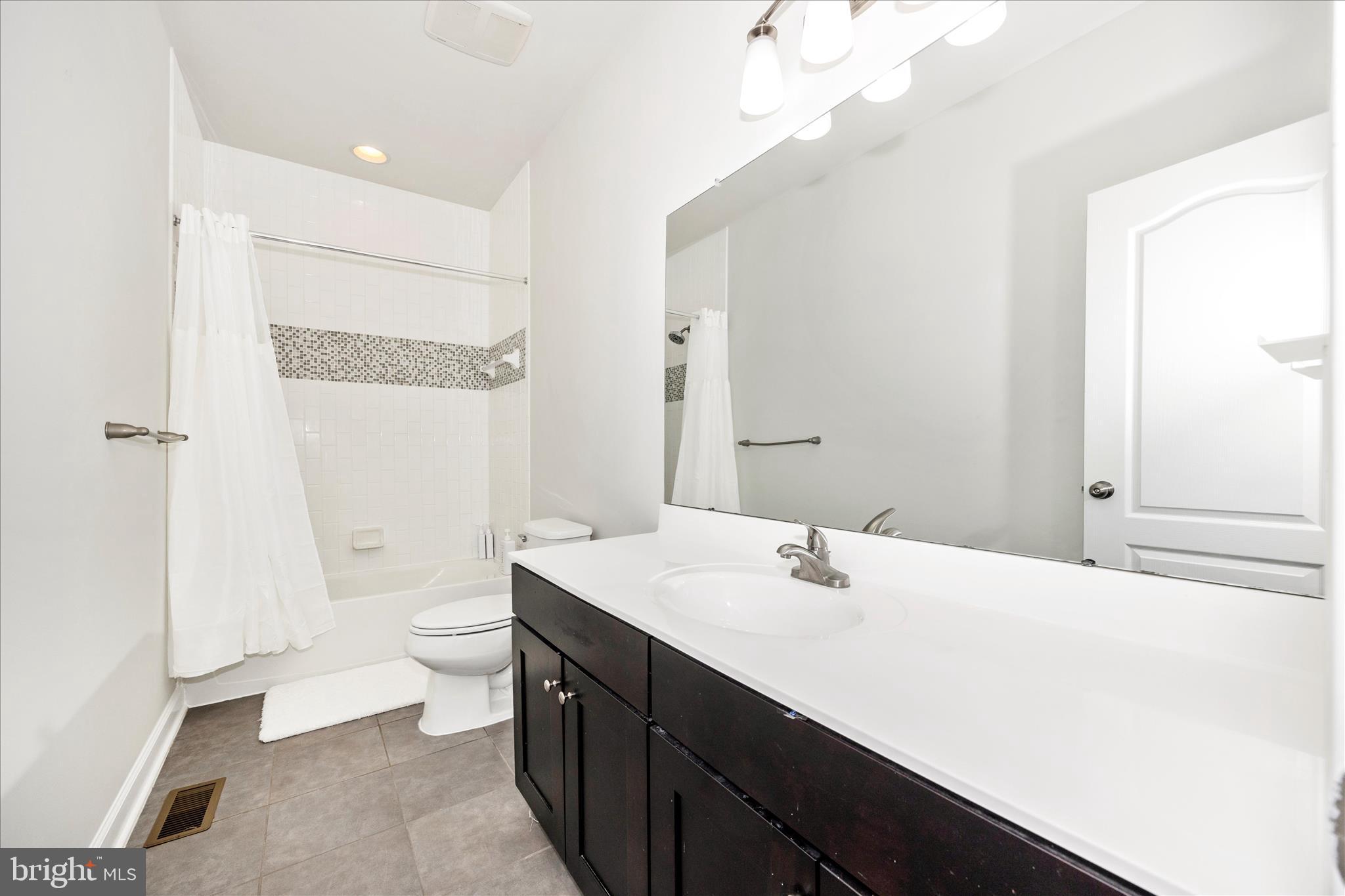 10409 Easterday Road Myersville, MD 21773 - Photo 33 of 57 Hall Bath
