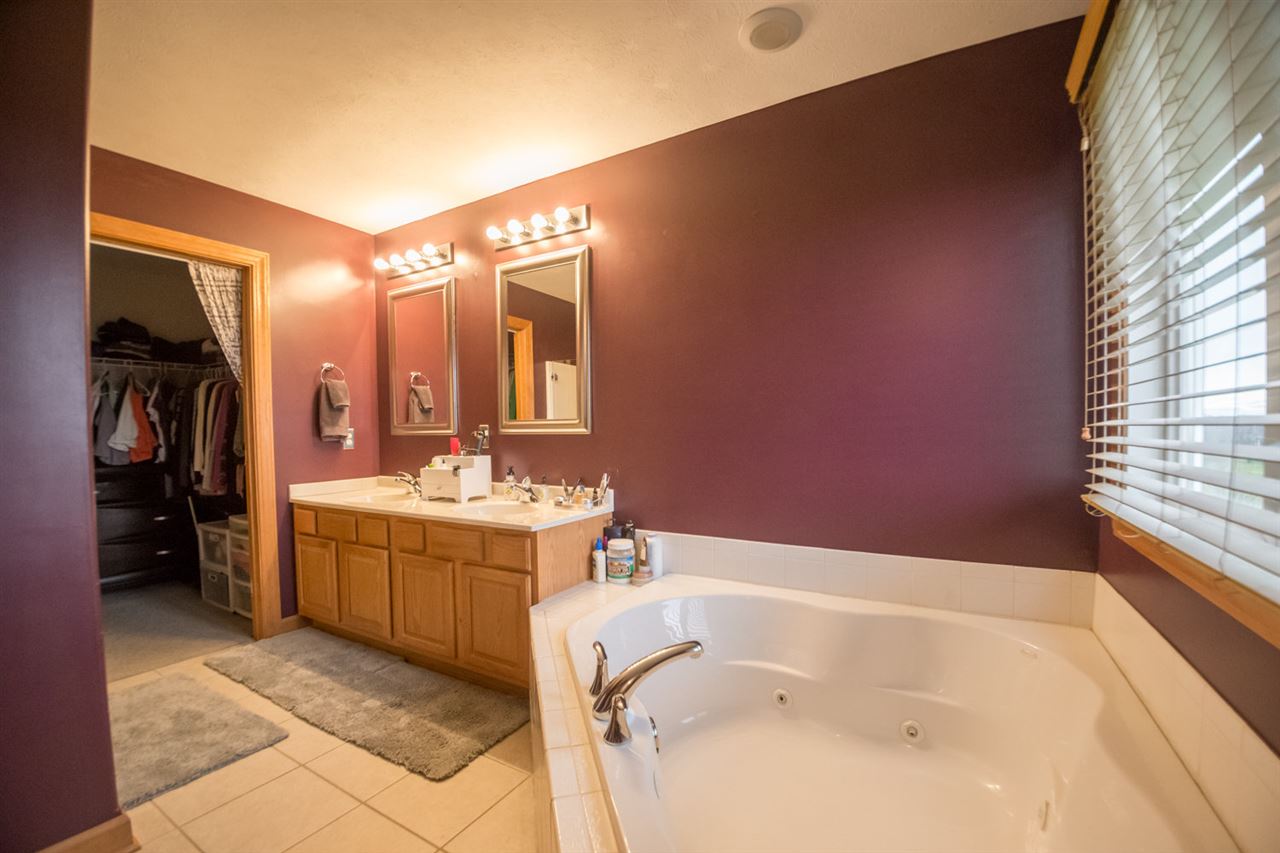 10335 Lismore Road Roscoe, IL 61073 - Photo 15 of 21 Gallery Image 15