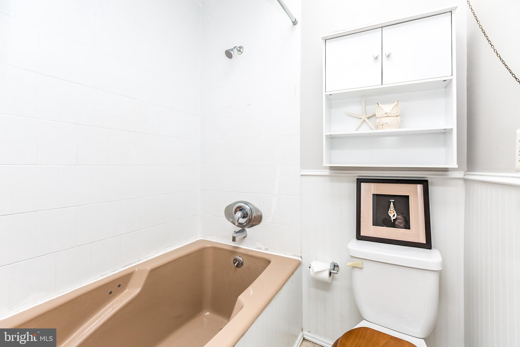 607 Harding Place Baltimore, MD 21211 - Photo 19 of 25 Full bathroom