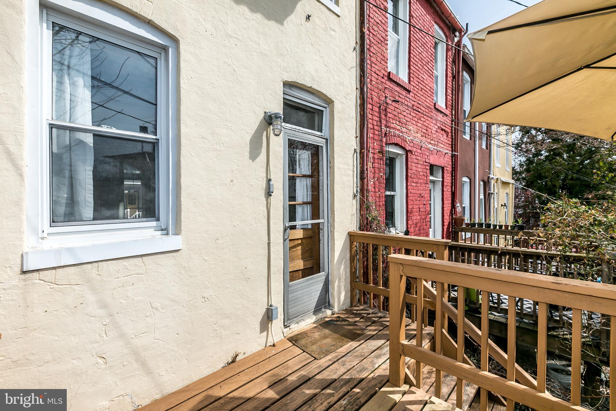 607 Harding Place Baltimore, MD 21211 - Photo 24 of 25 Rear deck