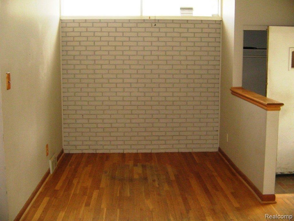 17339 Rougeway Street Livonia, MI 48152 - Photo 7 of 19 Dining Area