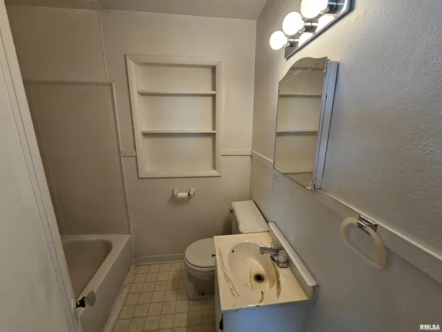 $102,500 | 2712 Logan Street, Mount Vernon, IL 62864