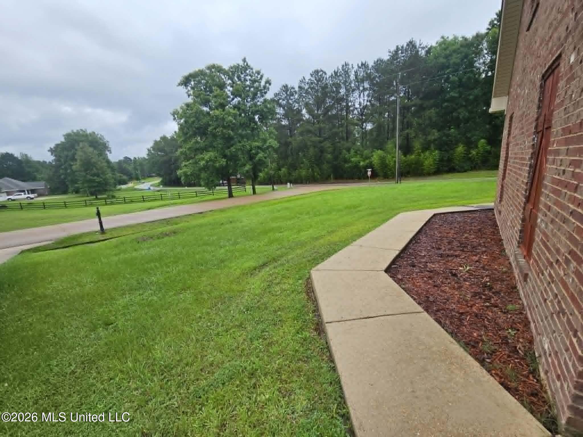 101 Grandview Drive Florence, MS 39073 - Photo 6 of 30 8f95f662-2618-4957-b9b4-8e530ec809b0