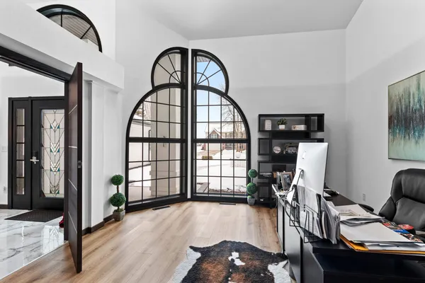 $928,000 | 402 Wild Oak Drive, Manitowoc, WI 54220