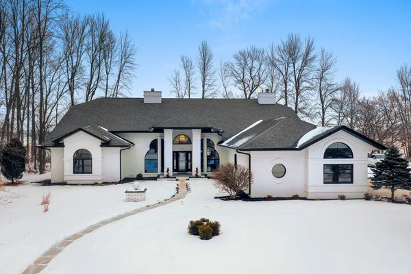 $928,000 | 402 Wild Oak Drive, Manitowoc, WI 54220