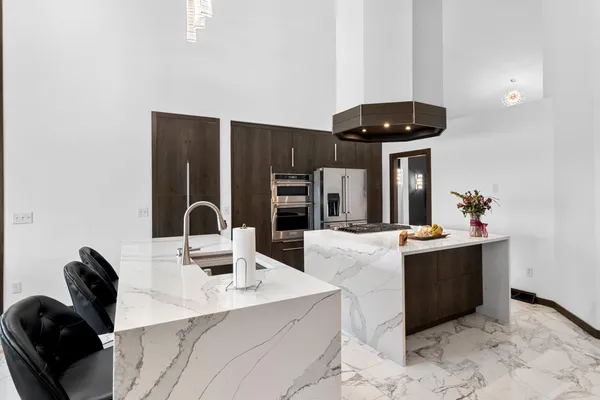 $928,000 | 402 Wild Oak Drive, Manitowoc, WI 54220