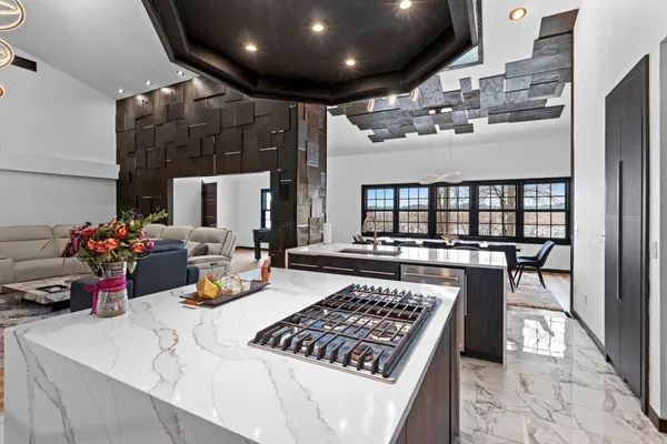 $928,000 | 402 Wild Oak Drive, Manitowoc, WI 54220