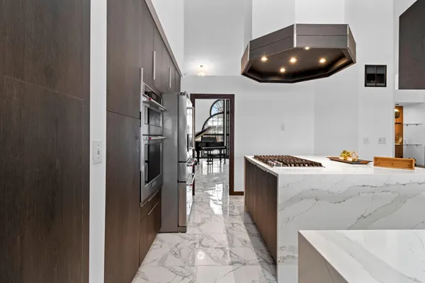 $928,000 | 402 Wild Oak Drive, Manitowoc, WI 54220