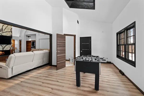 $928,000 | 402 Wild Oak Drive, Manitowoc, WI 54220