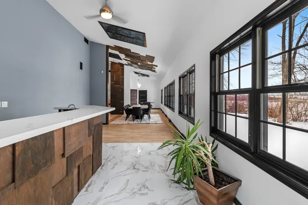 $928,000 | 402 Wild Oak Drive, Manitowoc, WI 54220