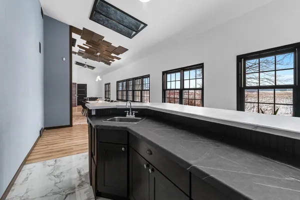 $928,000 | 402 Wild Oak Drive, Manitowoc, WI 54220