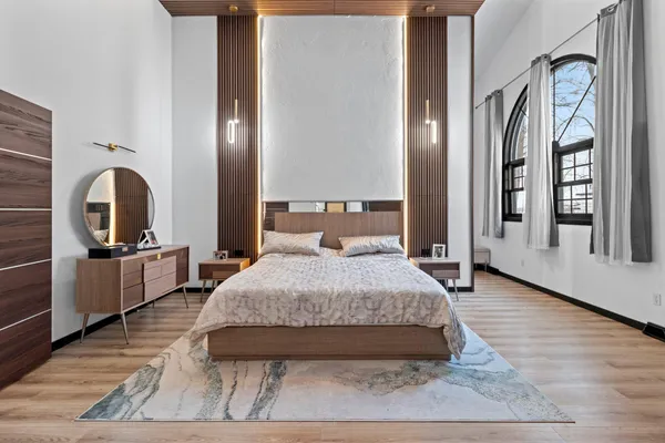 $928,000 | 402 Wild Oak Drive, Manitowoc, WI 54220