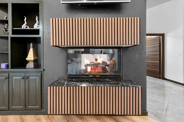 $928,000 | 402 Wild Oak Drive, Manitowoc, WI 54220