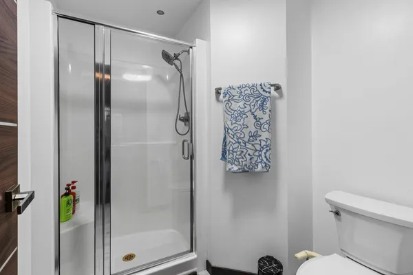 $928,000 | 402 Wild Oak Drive, Manitowoc, WI 54220