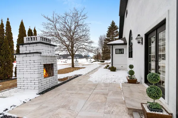 $928,000 | 402 Wild Oak Drive, Manitowoc, WI 54220