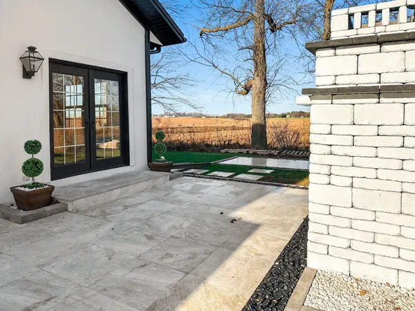 $928,000 | 402 Wild Oak Drive, Manitowoc, WI 54220