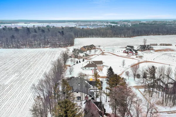 $928,000 | 402 Wild Oak Drive, Manitowoc, WI 54220