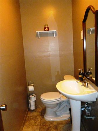 66 Rencelau Street Springfield, MA 01118 - Photo 15 of 28