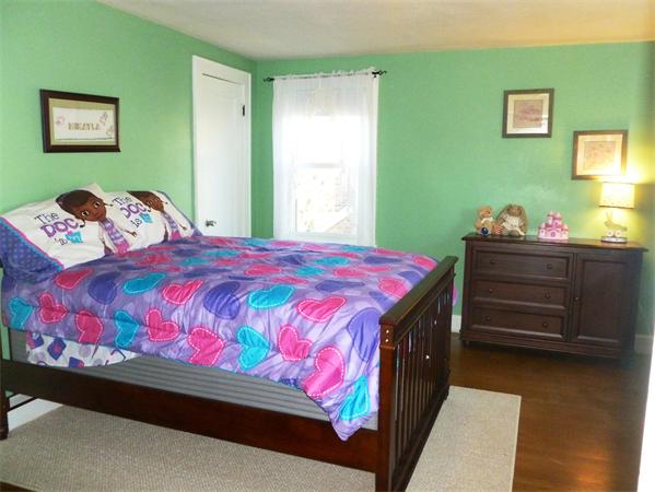 66 Rencelau Street Springfield, MA 01118 - Photo 19 of 28