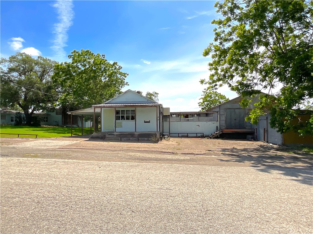 311 West Ward Street Refugio, TX 78377 - Photo 36 of 40
