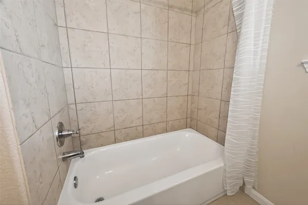 $2,200 | 19662 Little Pine Lane, Katy, TX 77449