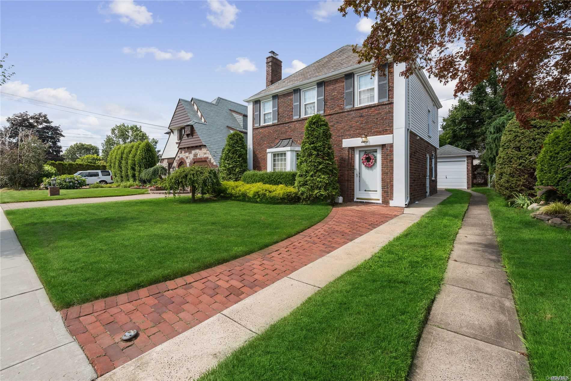 11 Berkley Road Mineola, NY 11501 - Photo 1 of 1 Gallery Image 1