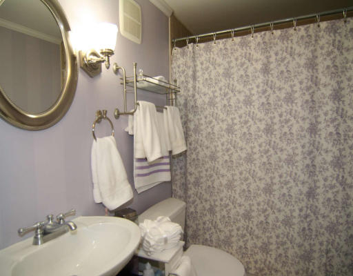 8 Oakland Road Wakefield, MA 01880 - Photo 7 of 10 Gallery Image 7
