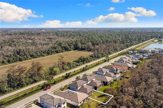 $970,000 | 10363 Ventana Lane, Naples, FL 34120