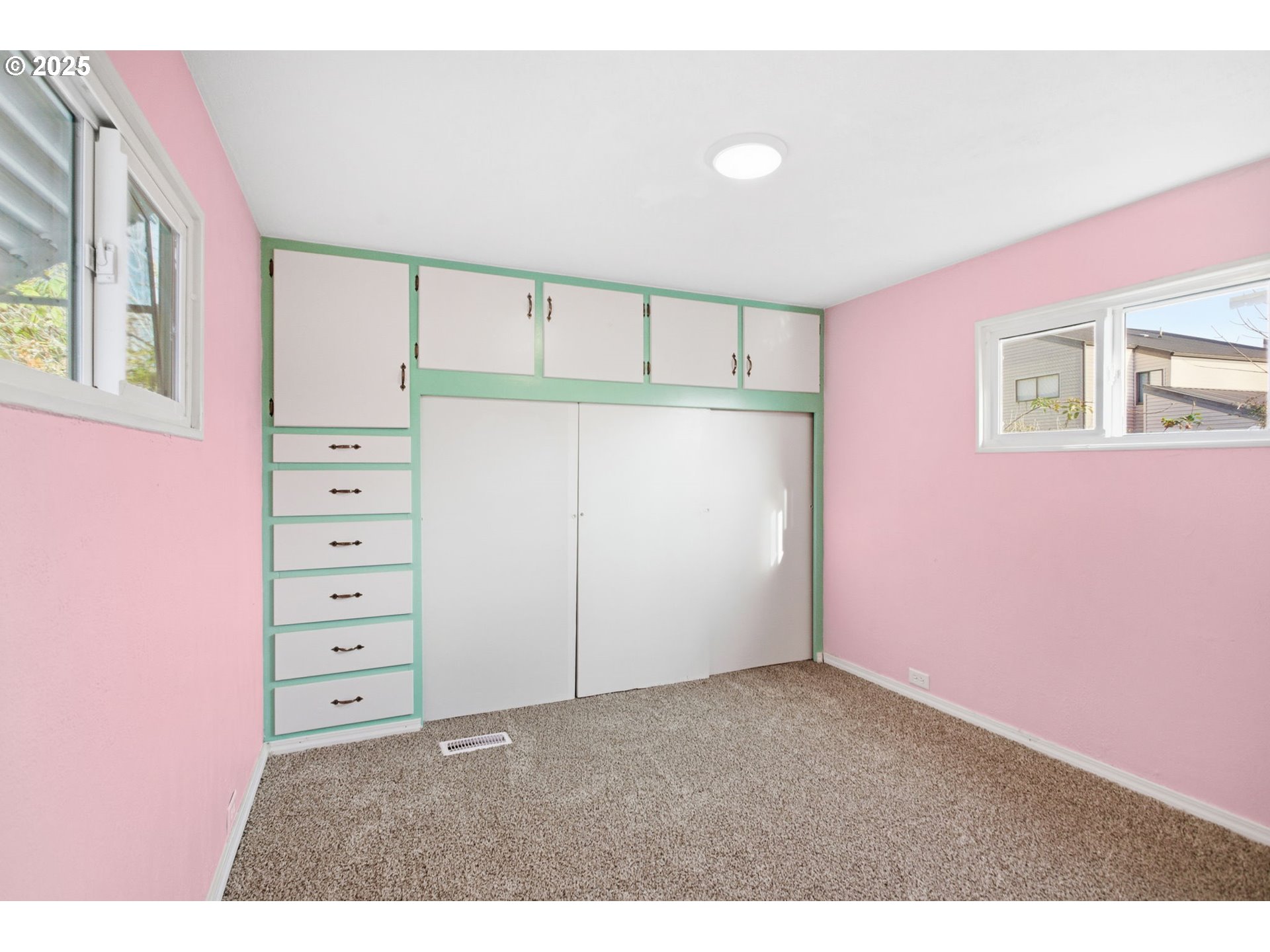 2150 Laura Street, Unit 83 Springfield, OR 97477 - Photo 13 of 40 a view of an empty room with a window