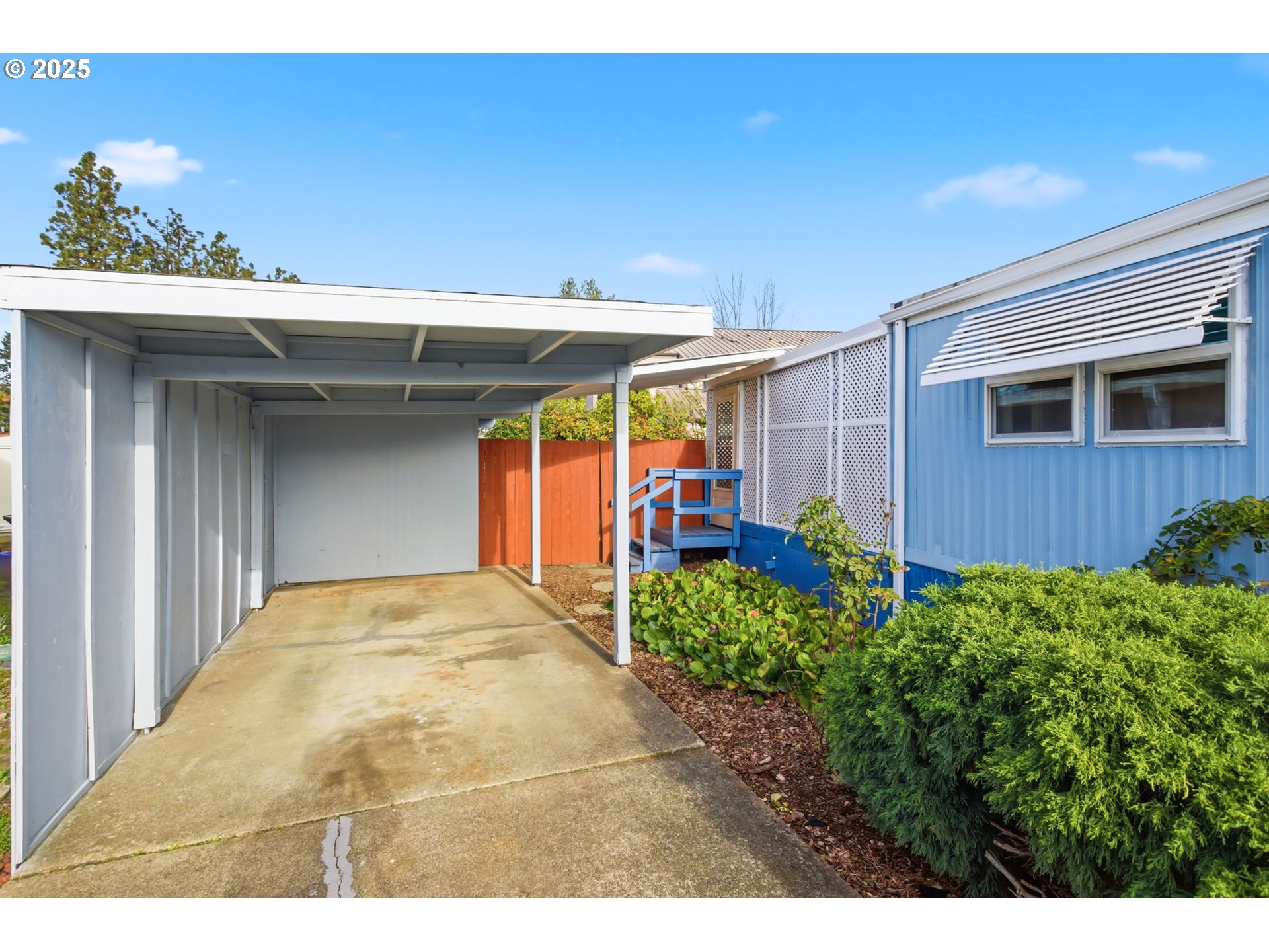 2150 Laura Street, Unit 83 Springfield, OR 97477 - Photo 23 of 40 a view of a backyard