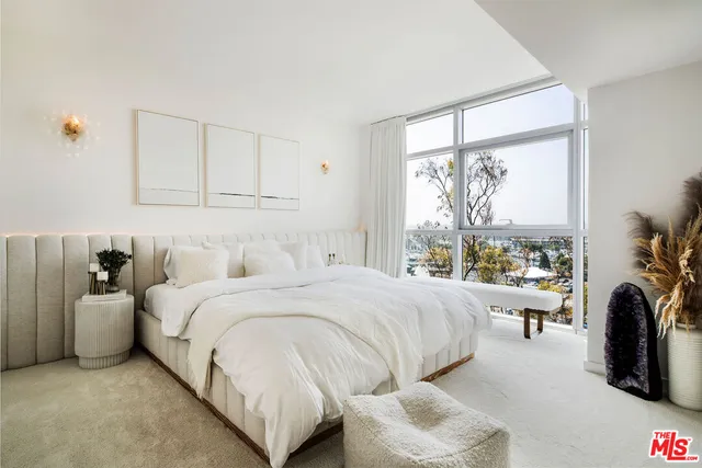 $7,695 | 13700 Marina Pointe Drive, Unit 704, Marina del Rey, CA 90292