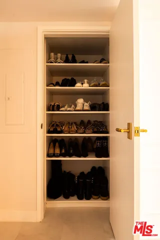 $7,695 | 13700 Marina Pointe Drive, Unit 704, Marina del Rey, CA 90292